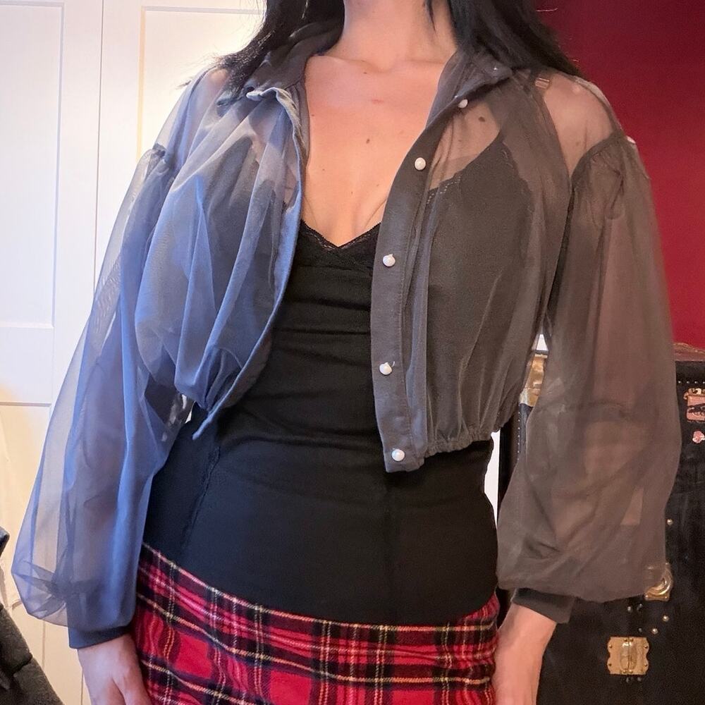 gray mesh crop bolero top